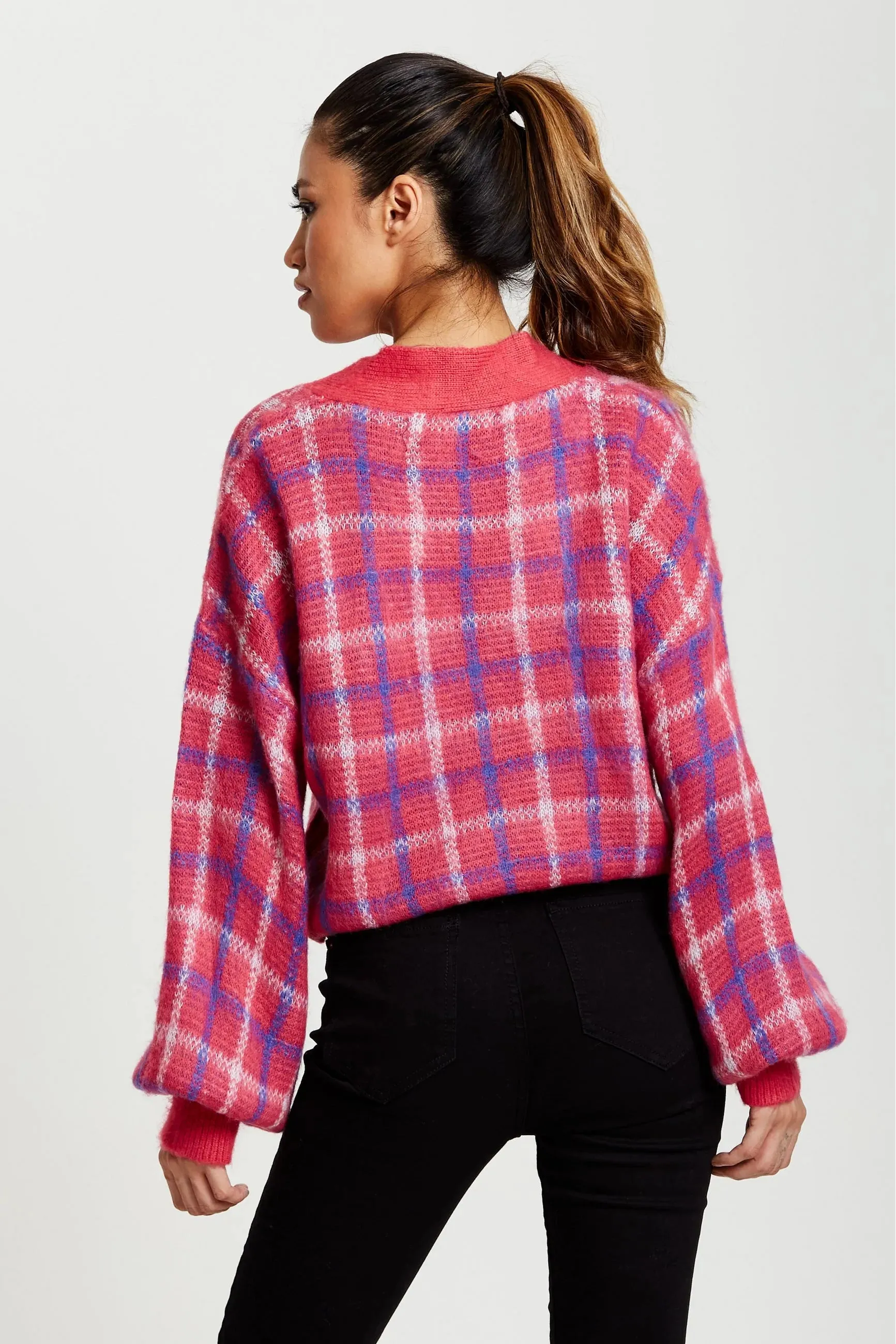 Liquorish Check V-neck Button Down Cardigan In Pink