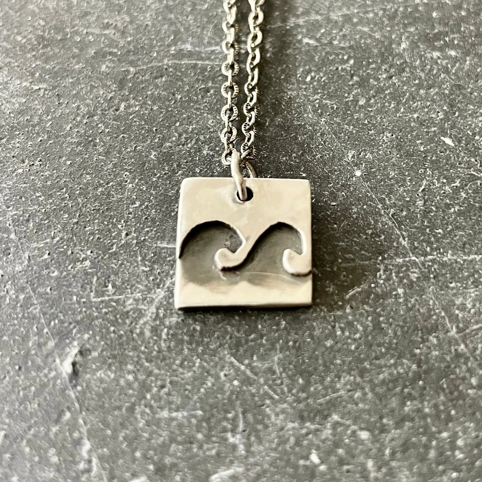 N32- Reverse Double Wave Ocean Necklace