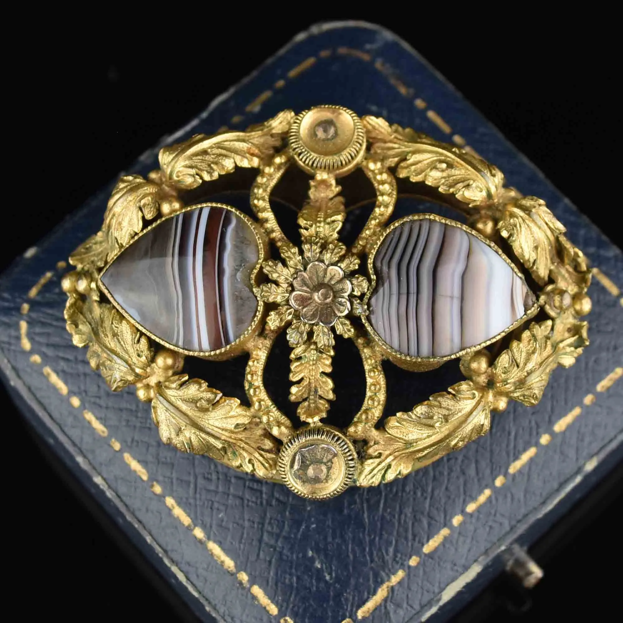 Victorian Gilt Metal Scottish Banded Agate Brooch