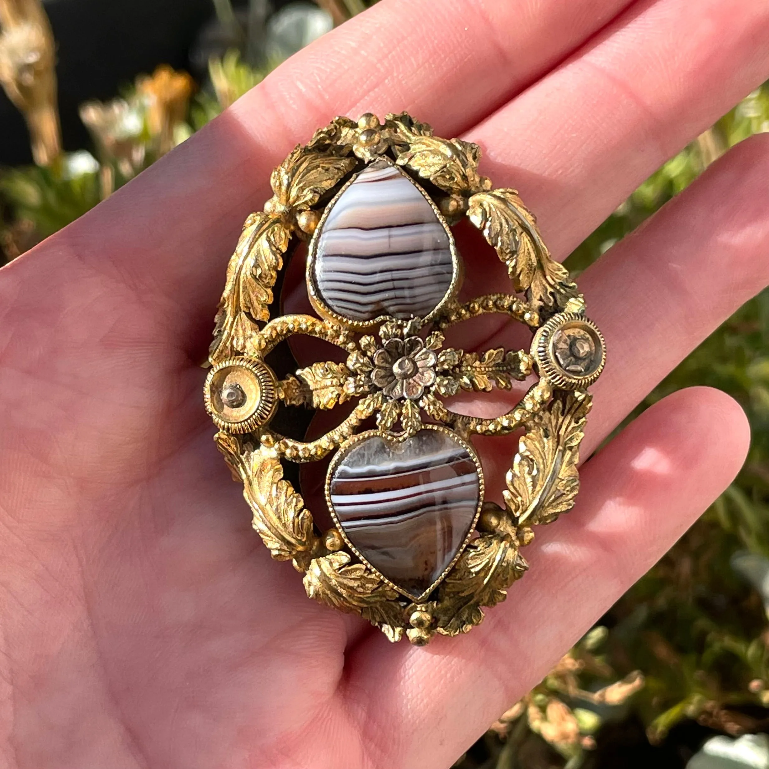 Victorian Gilt Metal Scottish Banded Agate Brooch