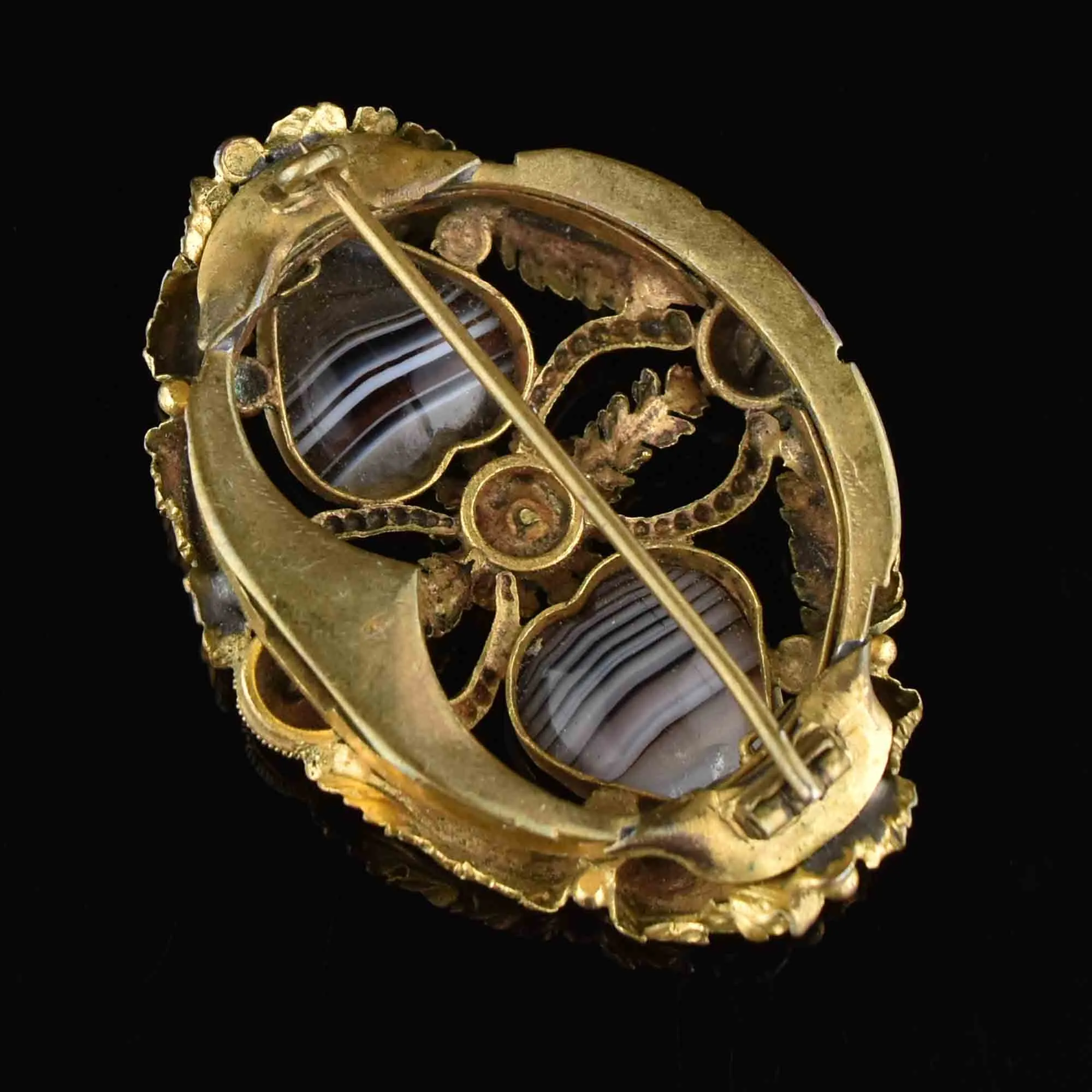 Victorian Gilt Metal Scottish Banded Agate Brooch